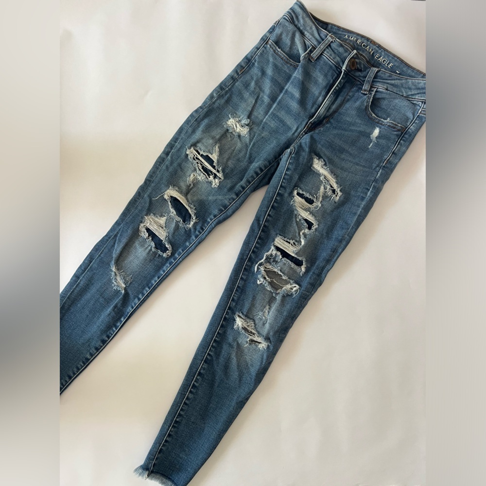 American Eagle Hi-Rise Super Stretch Distressed Women Jegging Jeans